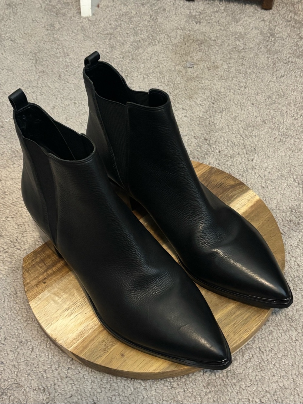 Marc Jacob’s Sleek Black Pointed Toe Chelsea Boots size 8.5
